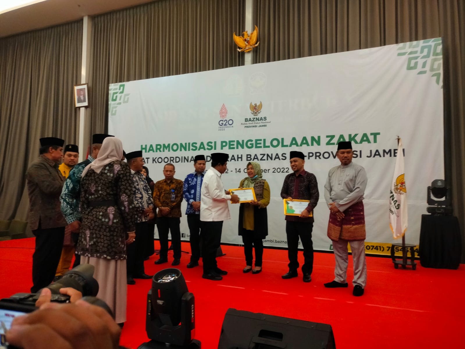 Penghargaan terbaik OPD yg memberikan zakat BAZNAS